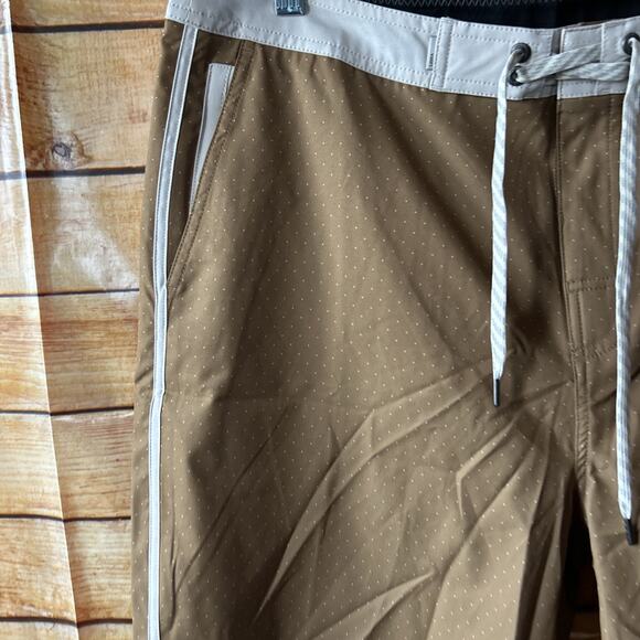 Vuori Cruise Boardshorts Mens Size 36 Bronze Micro Dot V314 - Picture 2 of 7